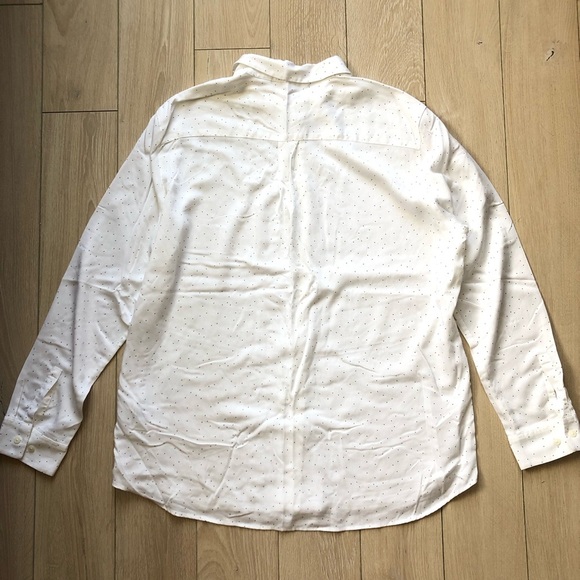Like New Uniqlo Polka Dot Print Button-Up Shirt Women’s Size L - Picture 6 of 9